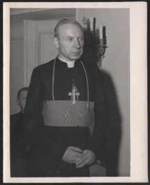 [zestaw 4 fotografii, lata 1960-70-te] Kardynał Stefan Wyszyński