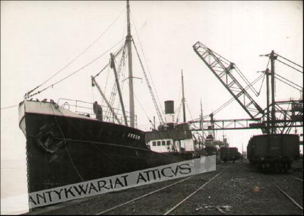 [fotografia, ok. 1930] Gdynia, fragment portu